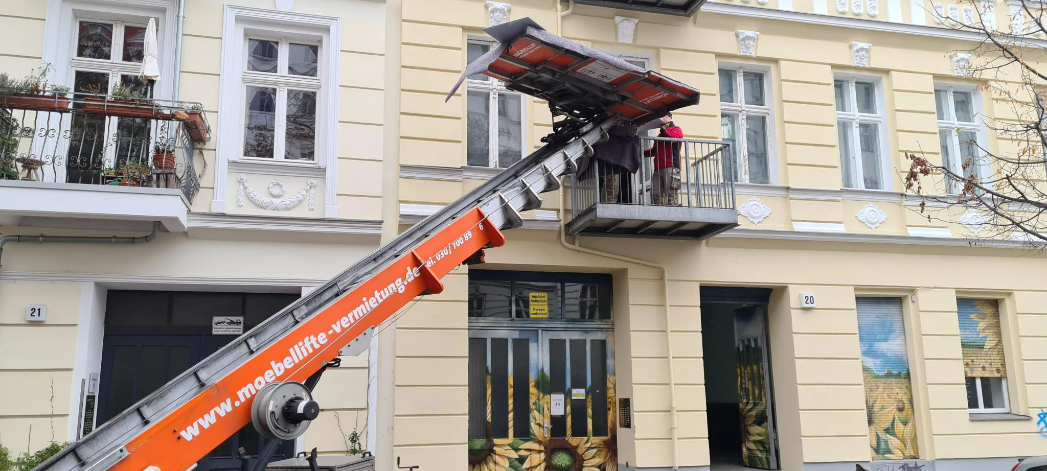 Möbellift am Balkon